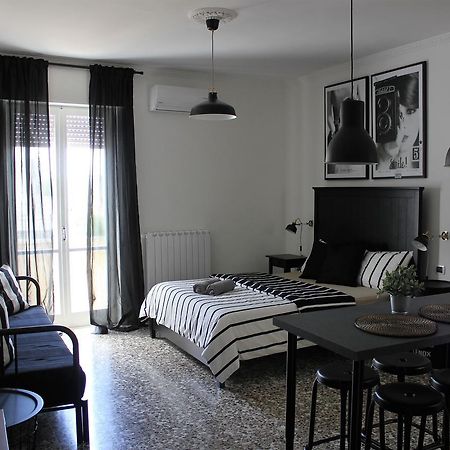 Wanderlust B And B Lecce Dış mekan fotoğraf